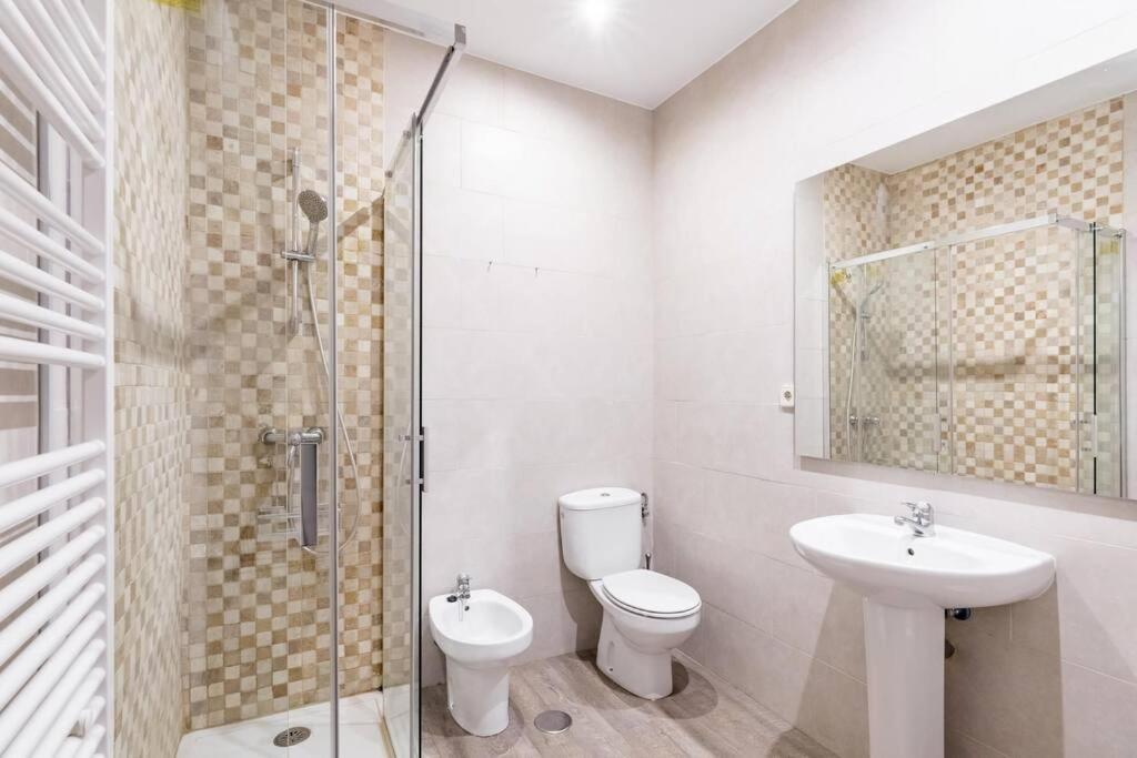 Apartamento Proximo A Gran Via Madrid Apartment ภายนอก รูปภาพ